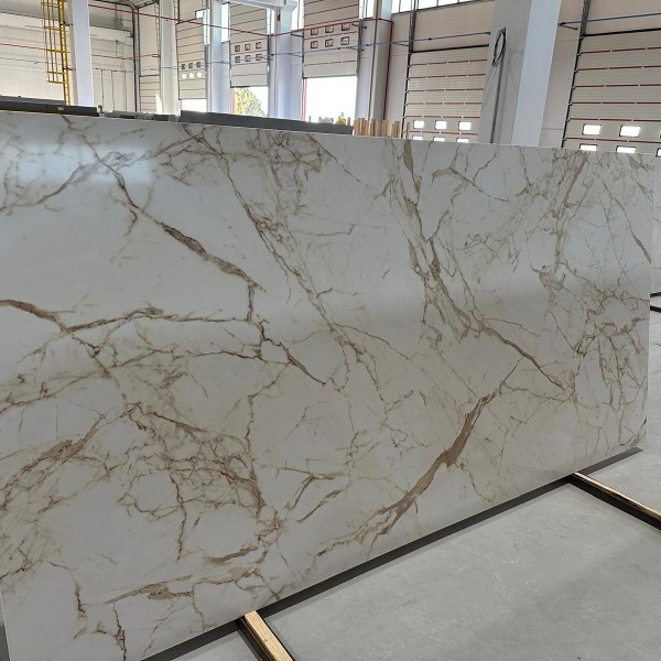 slabs for furnitures / quartz / porcelain / corian manufacturer in Turkey